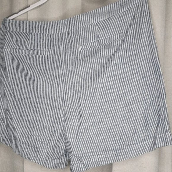 New Directions Size 12 Striped Button-up Shorts - Picture 3 of 3